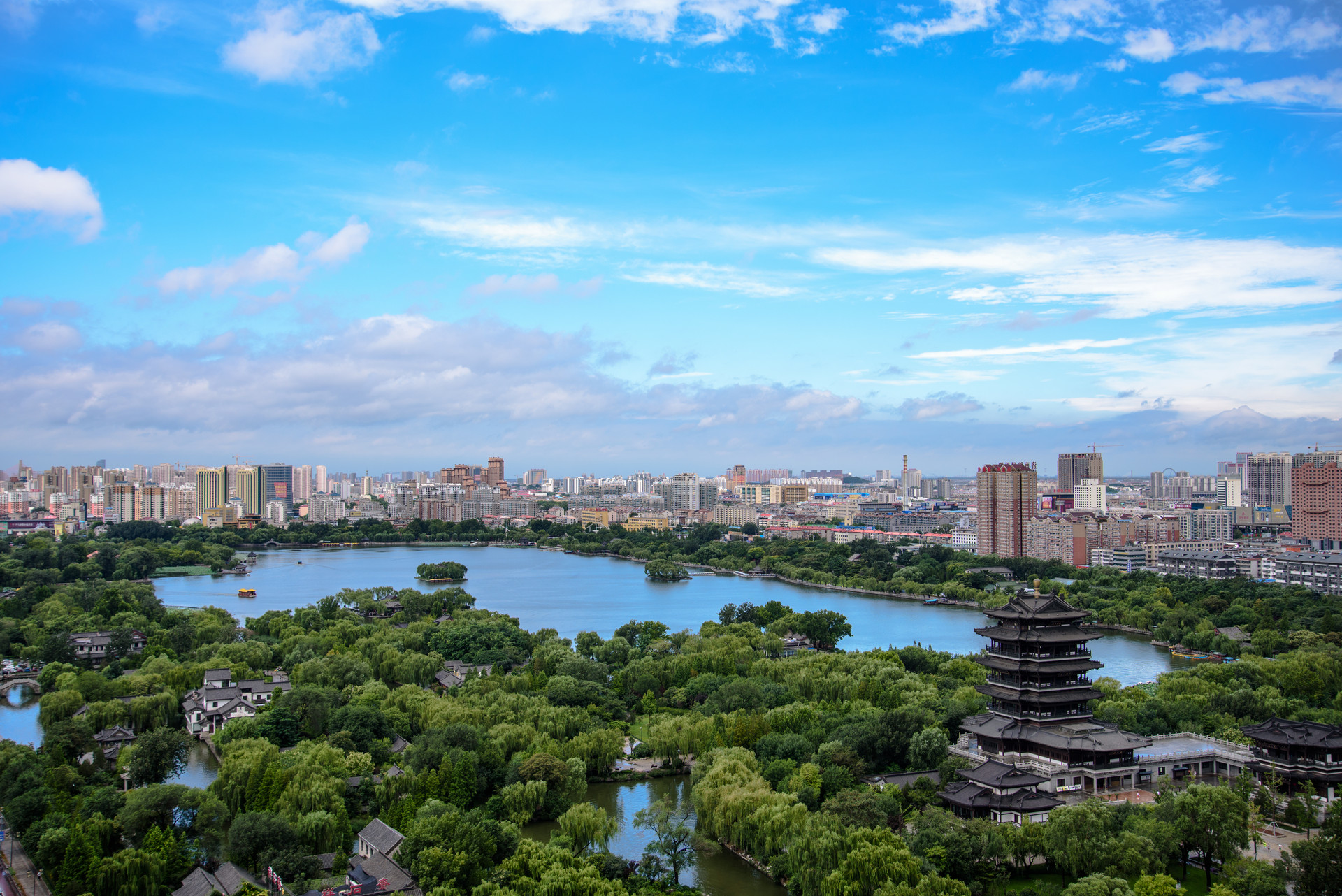 摄图网_500413997_banner_大明湖全景（企业商用）.jpg