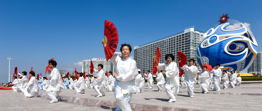 摄图网_500295308_wx_广场太极舞（企业商用）.jpg