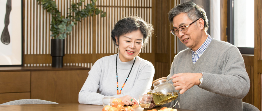 摄图网_501168125_wx_老年夫妻喝茶聊天（企业商用）.jpg